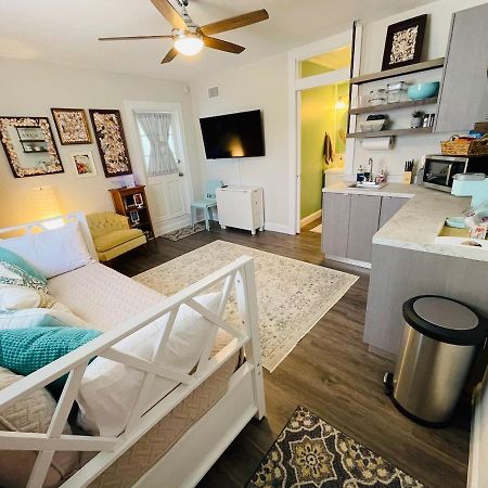 Coastal Chic Suite With Kitchenette And Private Entrance São Petersburgo Exterior foto